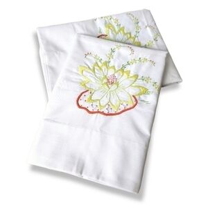 𝅺Pair Vintage Wabasso Embroidered Pillowcases